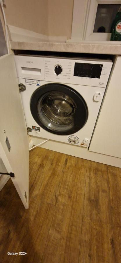 Archillects Entire Two Bedroom Comfy House - Free Parking Glasgow Buitenkant foto