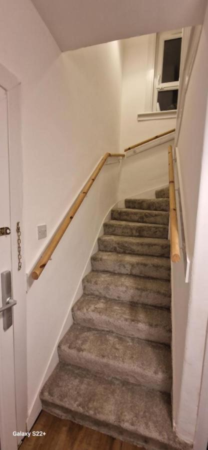 Archillects Entire Two Bedroom Comfy House - Free Parking Glasgow Buitenkant foto